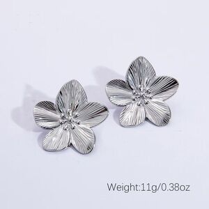 Elegant Silver Floral Earrings